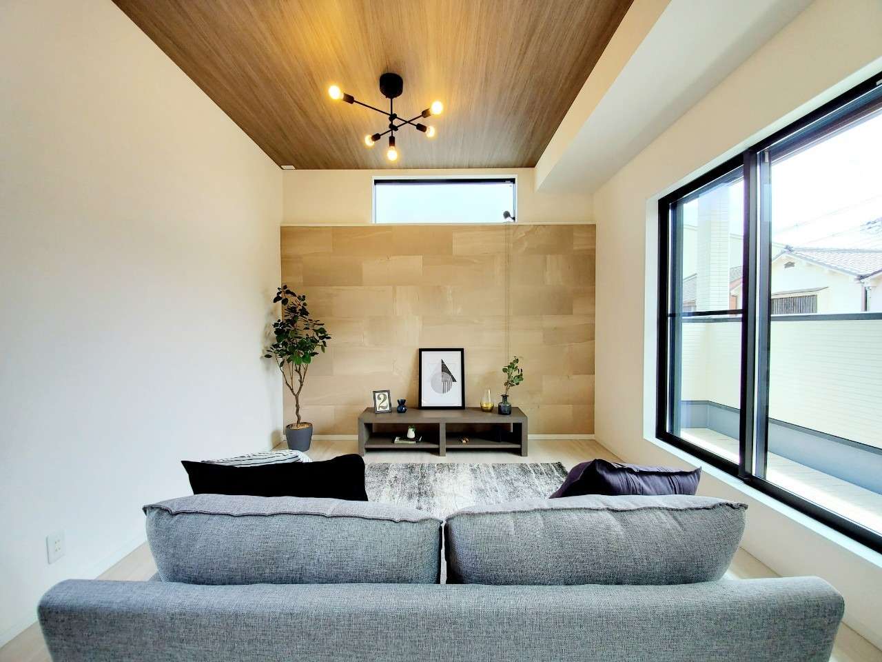 東住吉区に家具と照明設置済みの新しいモデルハウスが完成いたしました☆